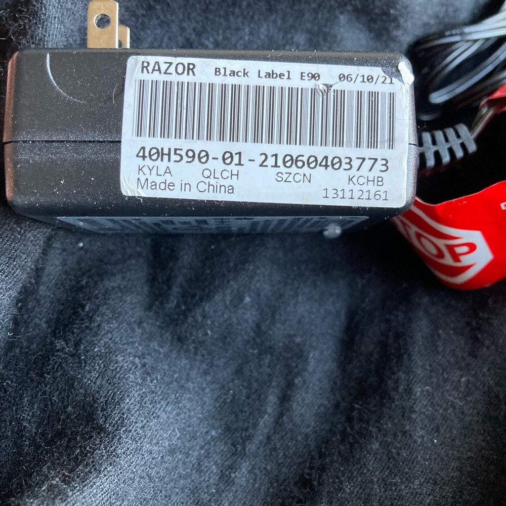 Qili Power adapter Razor Scooter - Picture 2 of 3